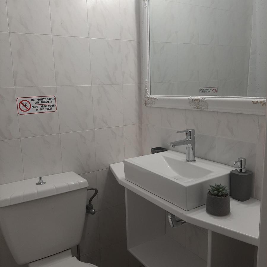 弗洛拉酒店 纳乌萨 外观 照片